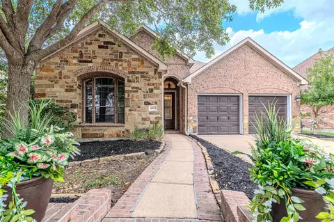 18510 N Settlers Shore Dr, Cypress, TX 77433