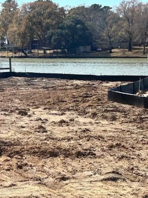 13264 Lake Conroe Bay Rd, Willis, TX 77318