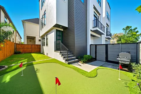 1436 W 24th St, Houston, TX 77008