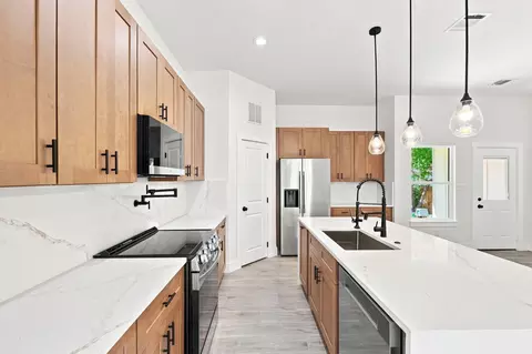 Kitchen - 3020 Apache St, Willis, TX 77378 photo 3 of 6