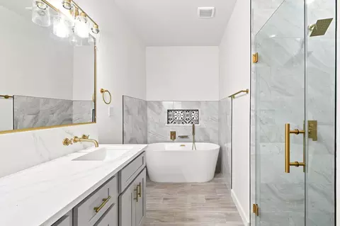 Bath - 3020 Apache St, Willis, TX 77378 photo 2 of 3