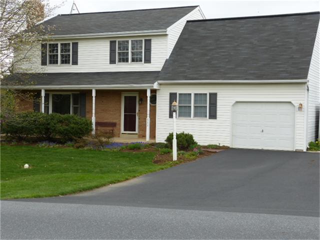 553 Crosswinds Dr, Lititz, PA 17543 photo 1