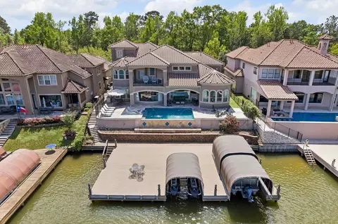 14710 Paradise Oak Dr, Montgomery, TX 77356