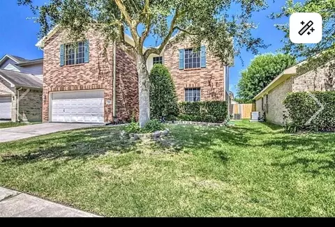 7910 Pelican Ln, Baytown, TX 77523