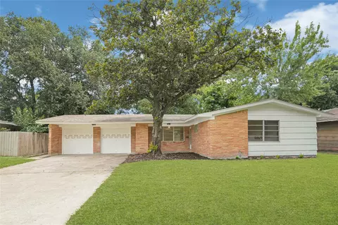 914 Peach Spring Dr, Houston, TX 77088