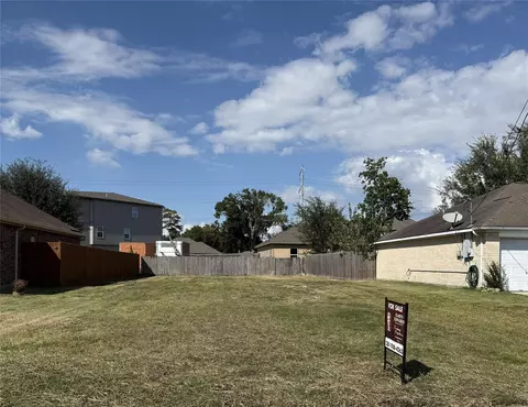 209 Dixie Dr, Deer Park, TX 77536