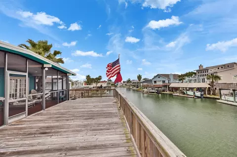 16703 Curlew Road Rd, Jamaica Beach, TX 77554
