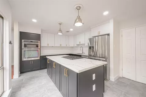 12127 Carriage Hill Dr, Houston, TX 77077
