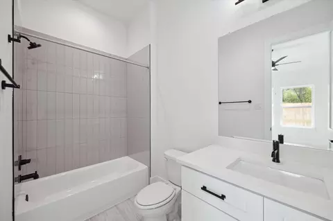 Bath - 15910 Mango Tango Dr, Conroe, TX 77302 photo 4 of 5