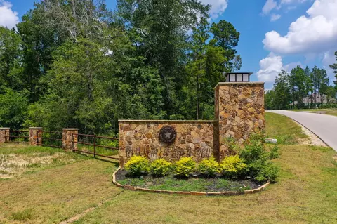 15973 Ridge Oak Rd, Willis, TX 77378