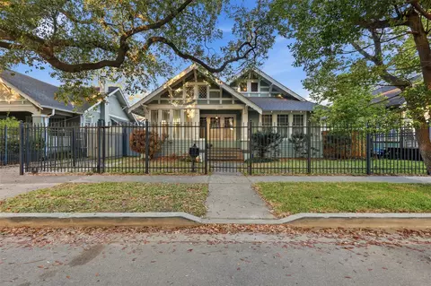 3308 Yupon St, Houston, TX 77006