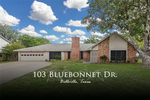 103 Bluebonnet Dr, Bellville, TX 77418