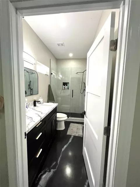 Bath - 14952 Forest Castle Rd, Conroe, TX 77306 photo 3 of 3
