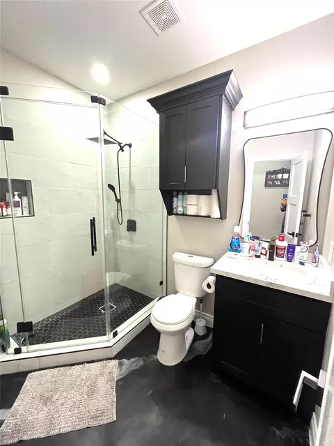Bath - 14952 Forest Castle Rd, Conroe, TX 77306 photo 1 of 3