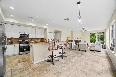 Kitchen - 6335 Borg Breakpoint Dr, Spring, TX 77379 photo 3 of 3