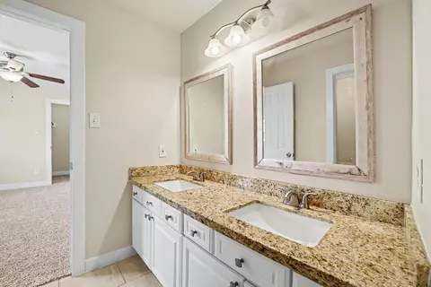 Bath - 6335 Borg Breakpoint Dr, Spring, TX 77379 photo 5 of 6
