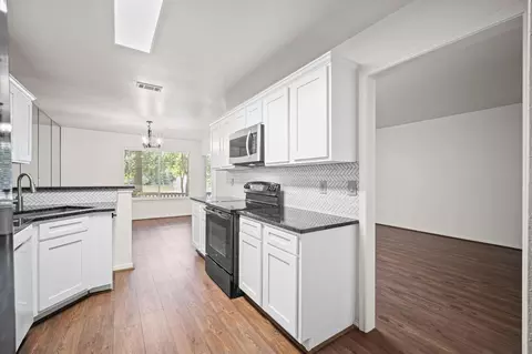 Kitchen - 13 Lakeridge Dr, Spring, TX 77381 photo 1 of 2