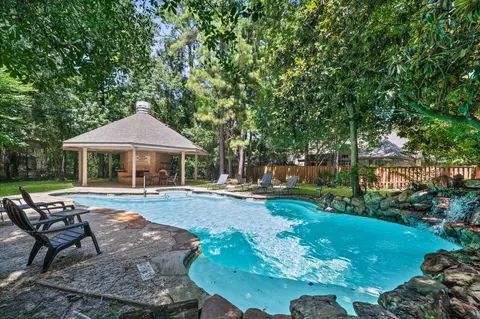 Exterior - 13 Lakeridge Dr, Spring, TX 77381 photo 8 of 9