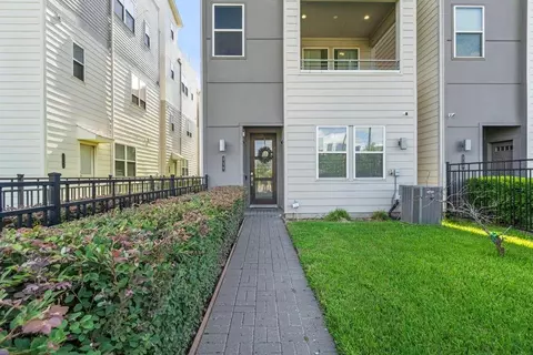 316 Jensen Dr, Houston, TX 77020