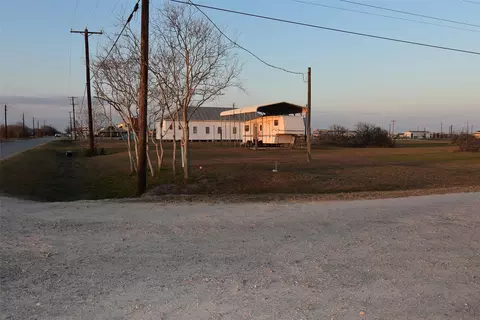 873 County Road 477, Palacios, TX 77465