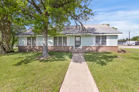 211 15th St, Hempstead, TX 77445