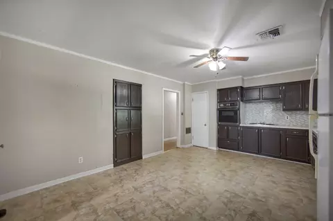 Kitchen - 211 15th St, Hempstead, TX 77445 photo 2 of 2