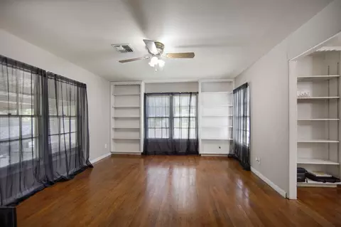 Living - 211 15th St, Hempstead, TX 77445 photo 3 of 3