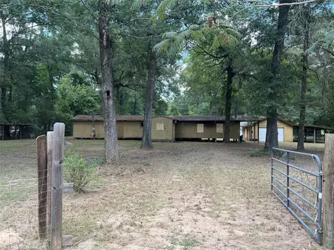 283 Lure Ln, Livingston, TX 77351