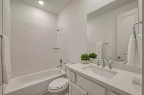 Bath - 111 Liatris Ct, Conroe, TX 77304 photo 5 of 5