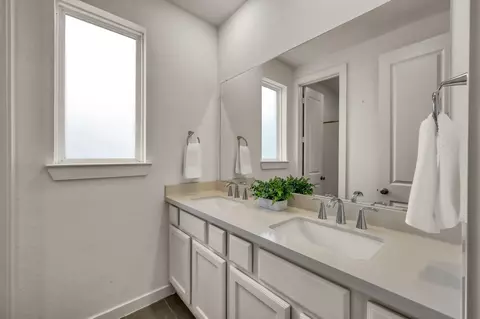 Bath - 111 Liatris Ct, Conroe, TX 77304 photo 1 of 5
