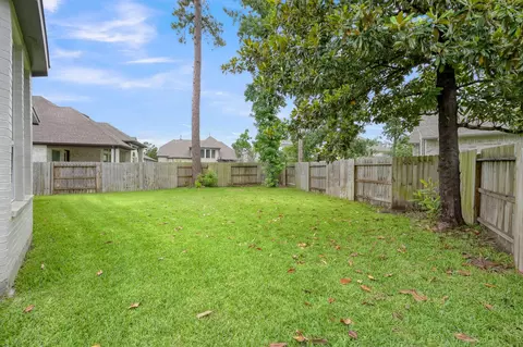 Exterior - 111 Liatris Ct, Conroe, TX 77304 photo 4 of 7