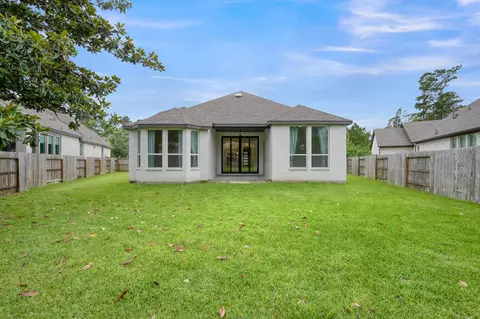 Exterior - 111 Liatris Ct, Conroe, TX 77304 photo 6 of 7