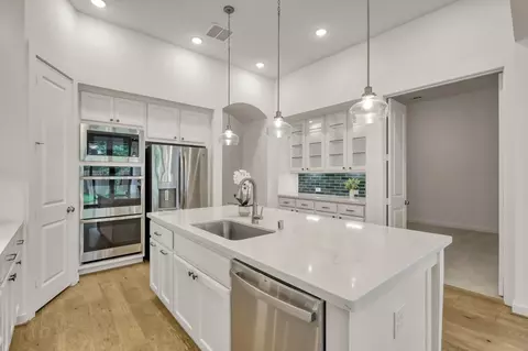 Kitchen - 111 Liatris Ct, Conroe, TX 77304 photo 3 of 5