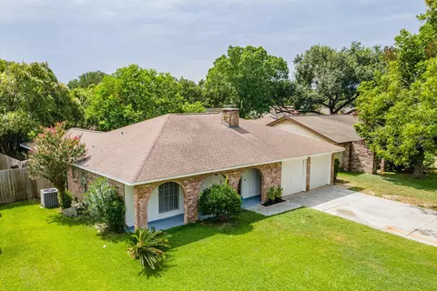 8819 Stone Brook Ln, Houston, TX 77040