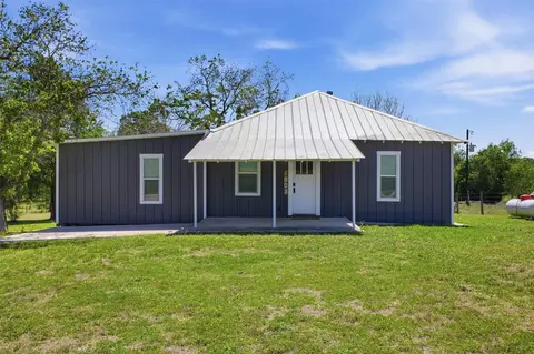 1903 Tigerpoint Rd, Brenham, TX 77833