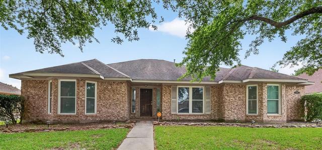 2306 Winecup Ln, League City, TX 77573