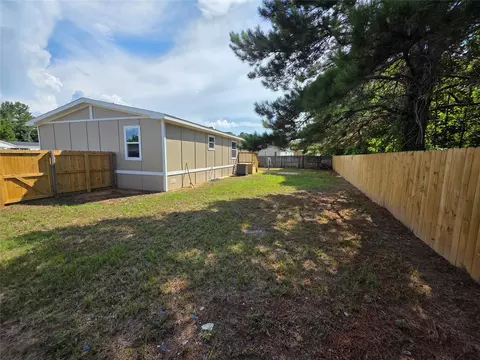 Exterior - 16423 Trenda Ct, Conroe, TX 77306 photo 5 of 10