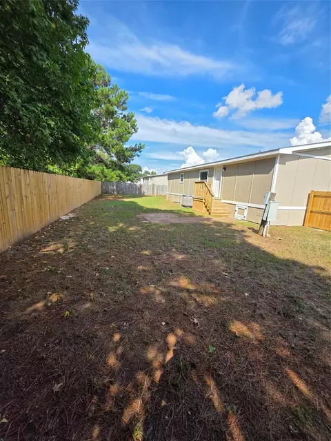Exterior - 16423 Trenda Ct, Conroe, TX 77306 photo 4 of 10