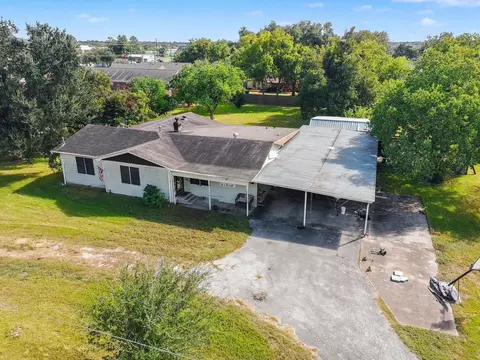 11 Craig St, Baytown, TX 77521