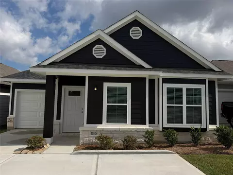 11828 E Gate Dr, Willis, TX 77318
