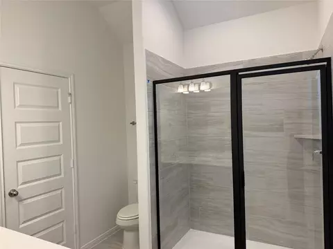 Bath - 11828 E Gate Dr, Willis, TX 77318 photo 2 of 3