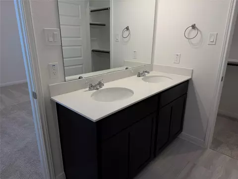 Bath - 11828 E Gate Dr, Willis, TX 77318 photo 1 of 3