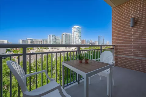 2207 Bancroft St #604, Houston, TX 77027