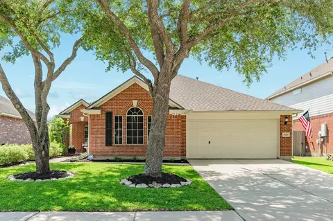 3529 Pine Valley Dr, Pearland, TX 77581