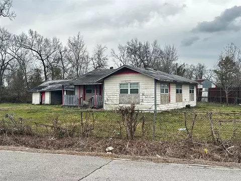 8614 Fringewood Dr, Houston, TX 77028