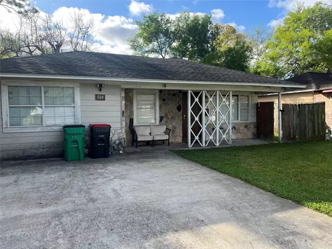 504 N Circle Dr, Baytown, TX 77520