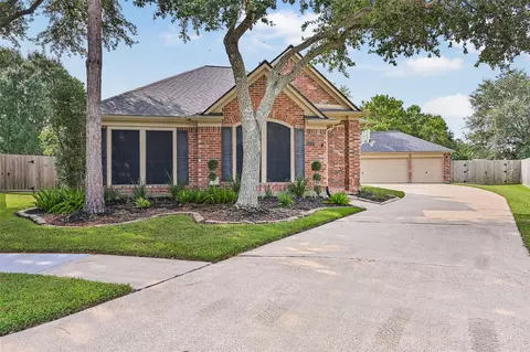 6147 Sheffield Ln, League City, TX 77573
