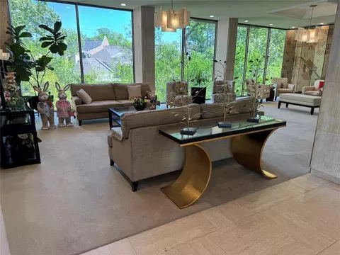 49 Briar Hollow Ln #1201, Houston, TX 77027