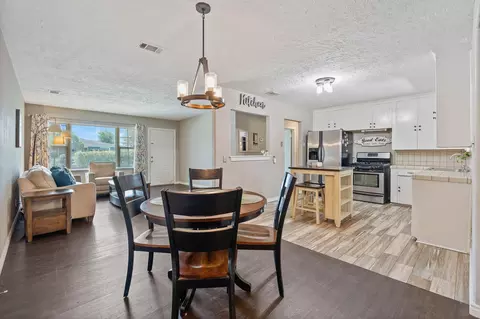 2931 Robertson St, Houston, TX 77009