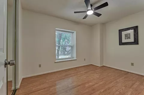 Bedroom - 71 Breezy Point Pl, Spring, TX 77381 photo 3 of 5